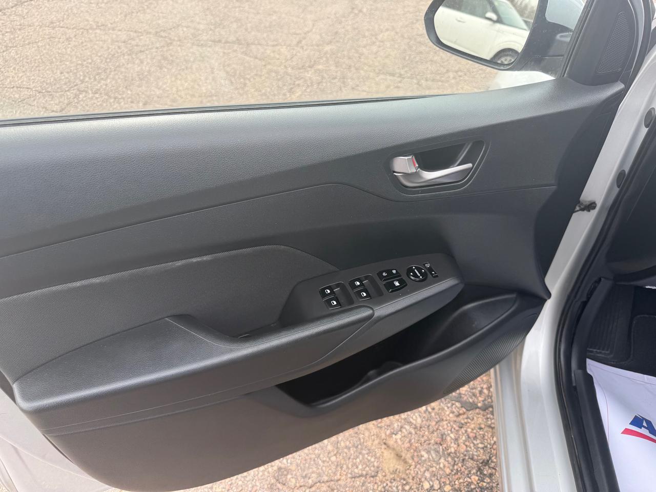 2019 Hyundai Accent Preferred (A6) 4dr Hatchback Photo