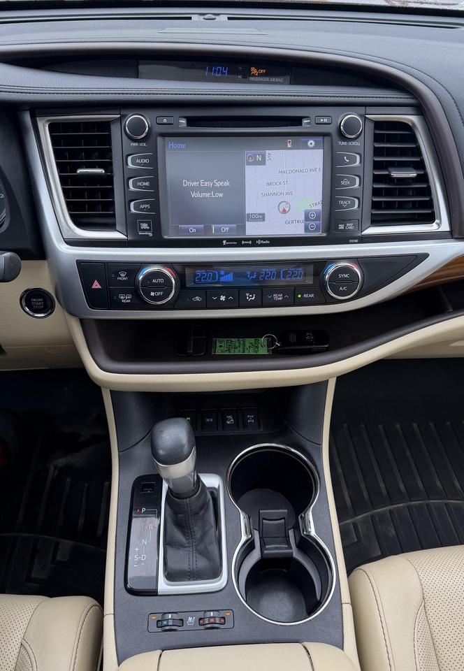2017 Toyota Highlander  Photo