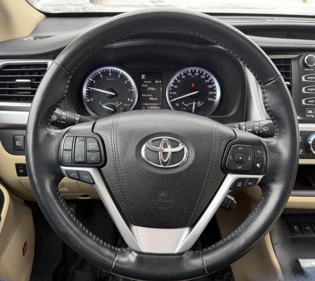 2017 Toyota Highlander  Photo