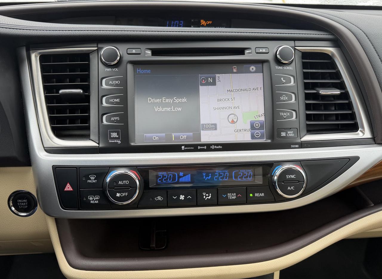2017 Toyota Highlander  Photo