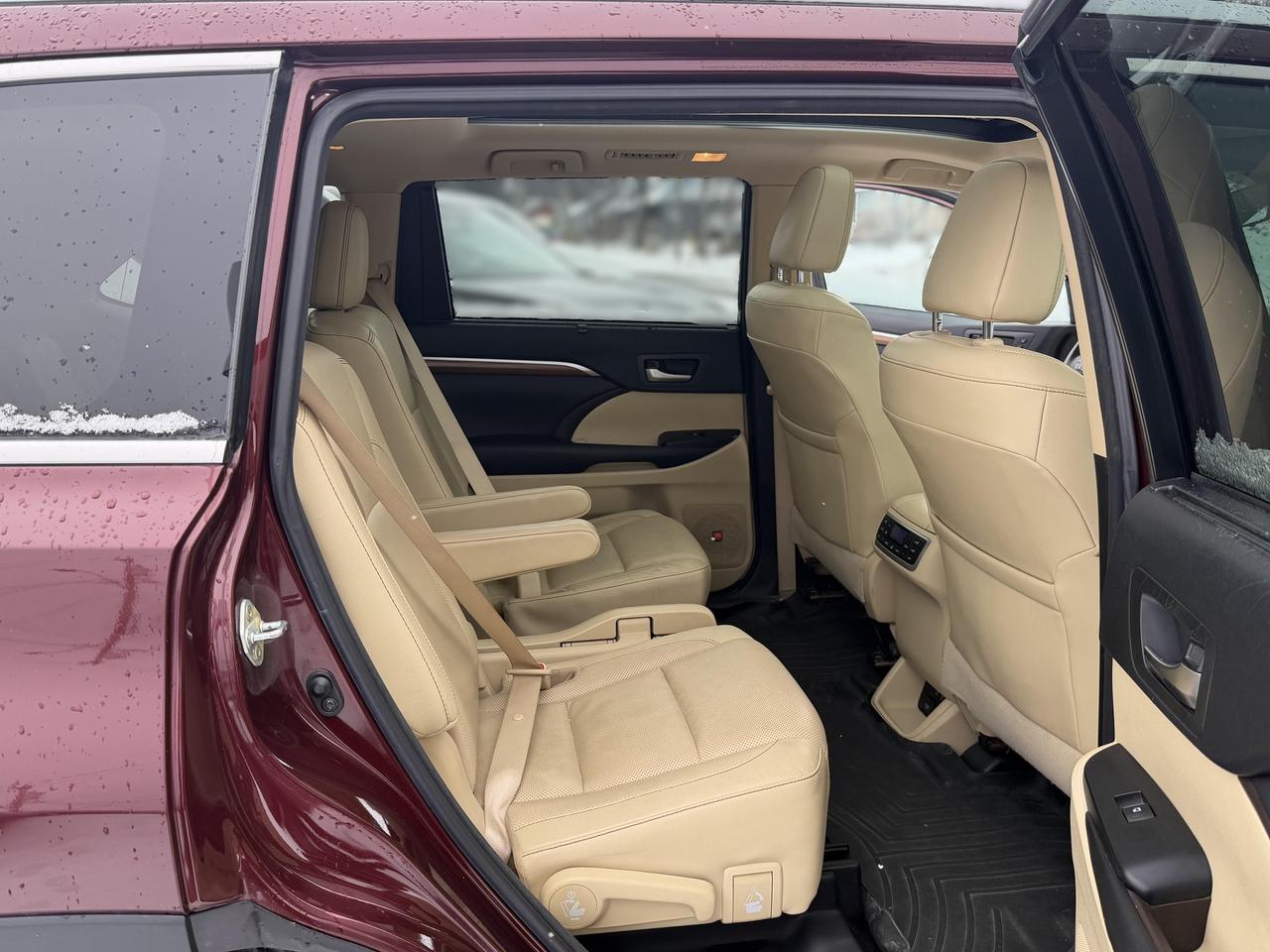 2017 Toyota Highlander  Photo