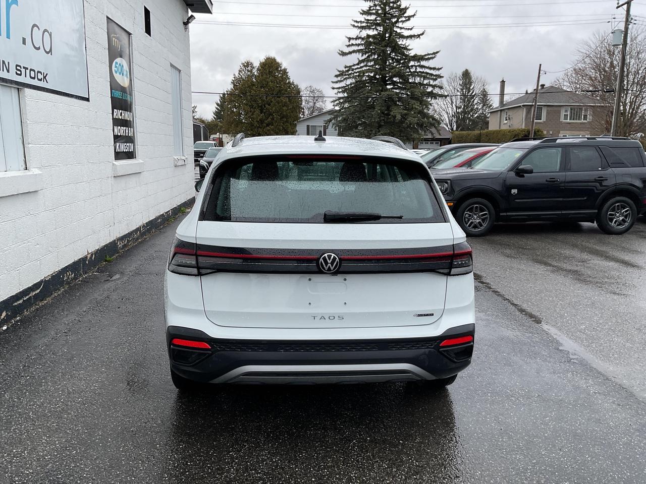 2025 Volkswagen Taos Trendline 4dr All-Wheel Drive 4MOTION Photo3