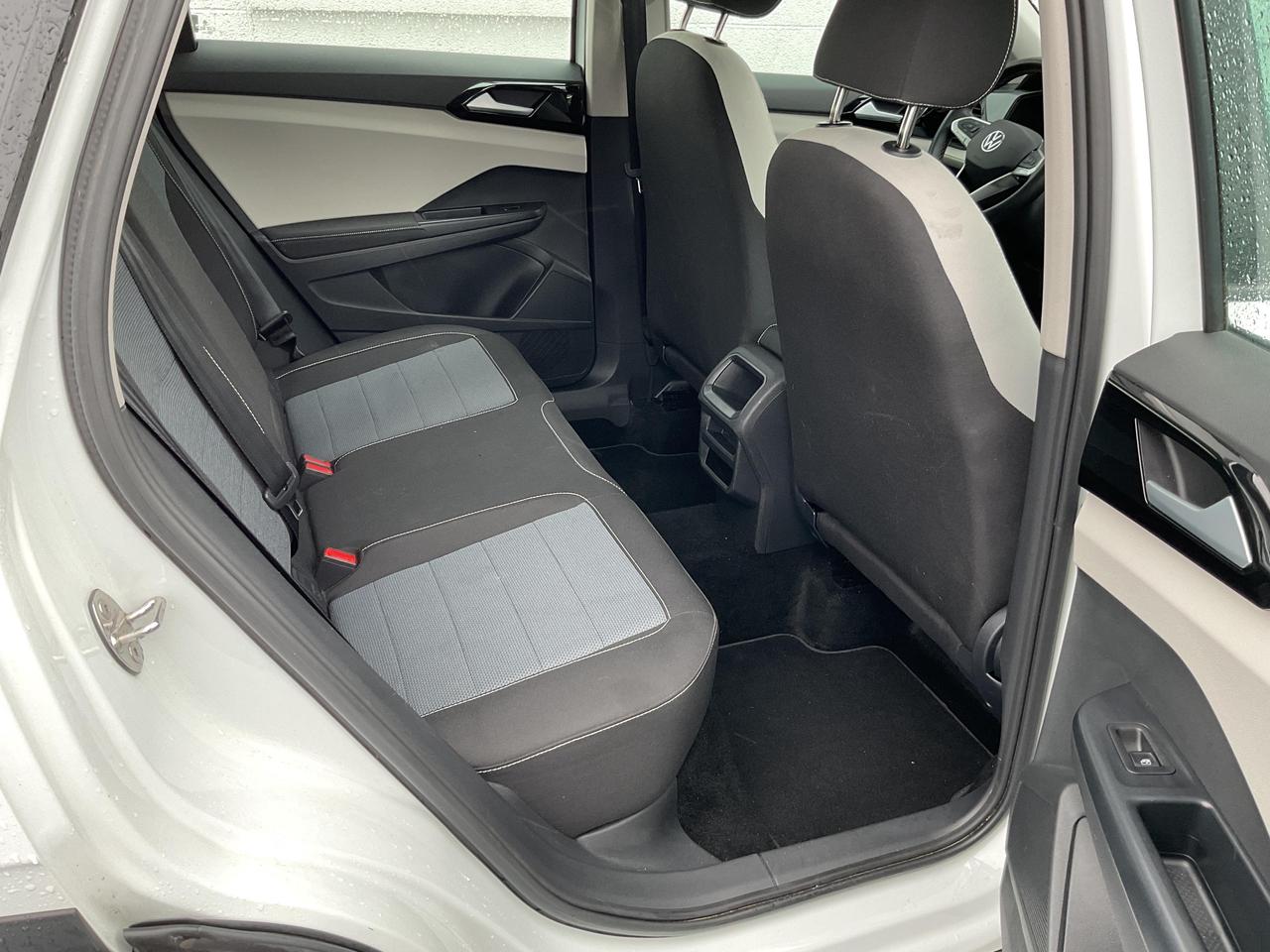2025 Volkswagen Taos Trendline 4dr All-Wheel Drive 4MOTION Photo