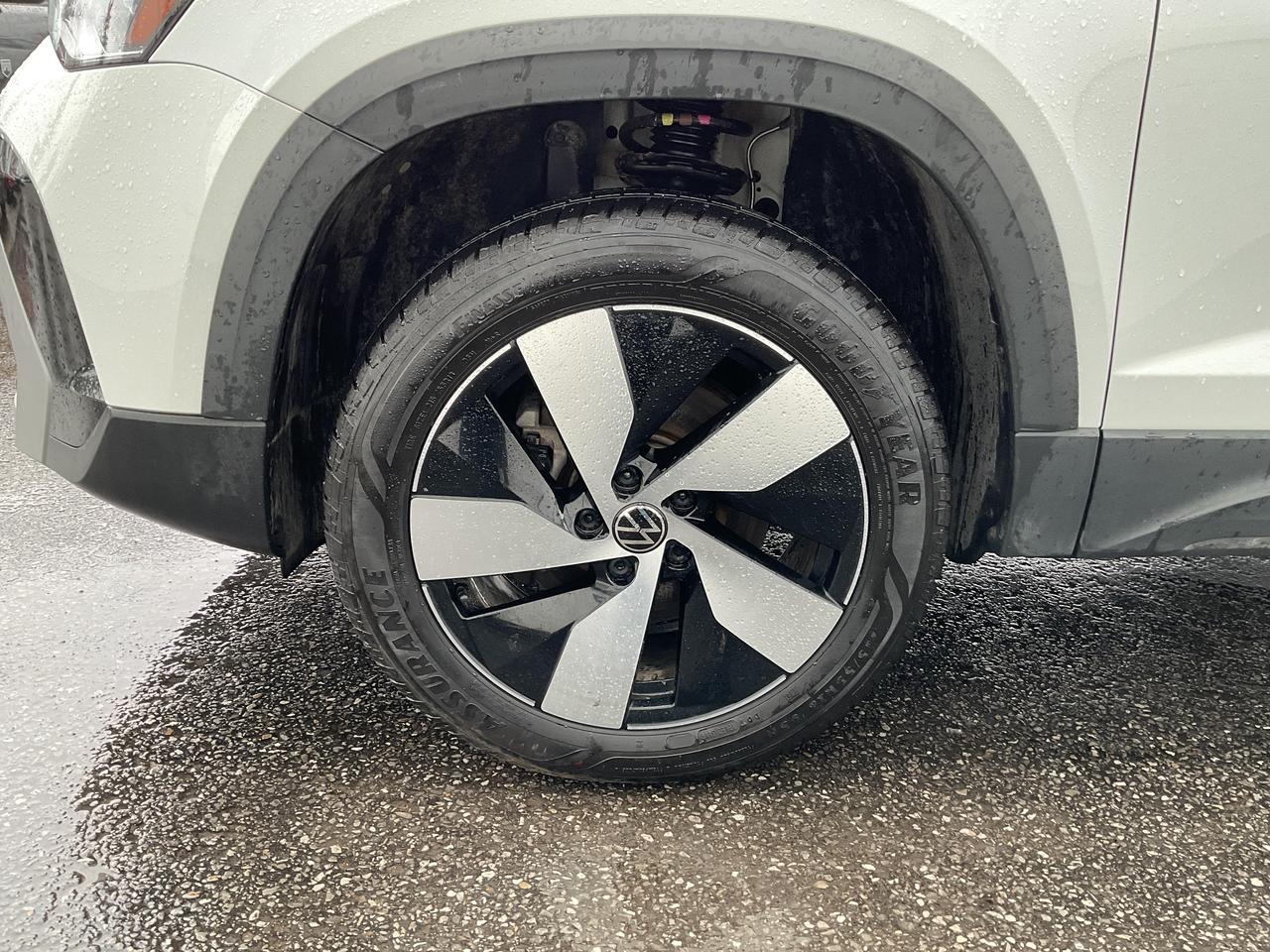 2025 Volkswagen Taos Trendline 4dr All-Wheel Drive 4MOTION Photo