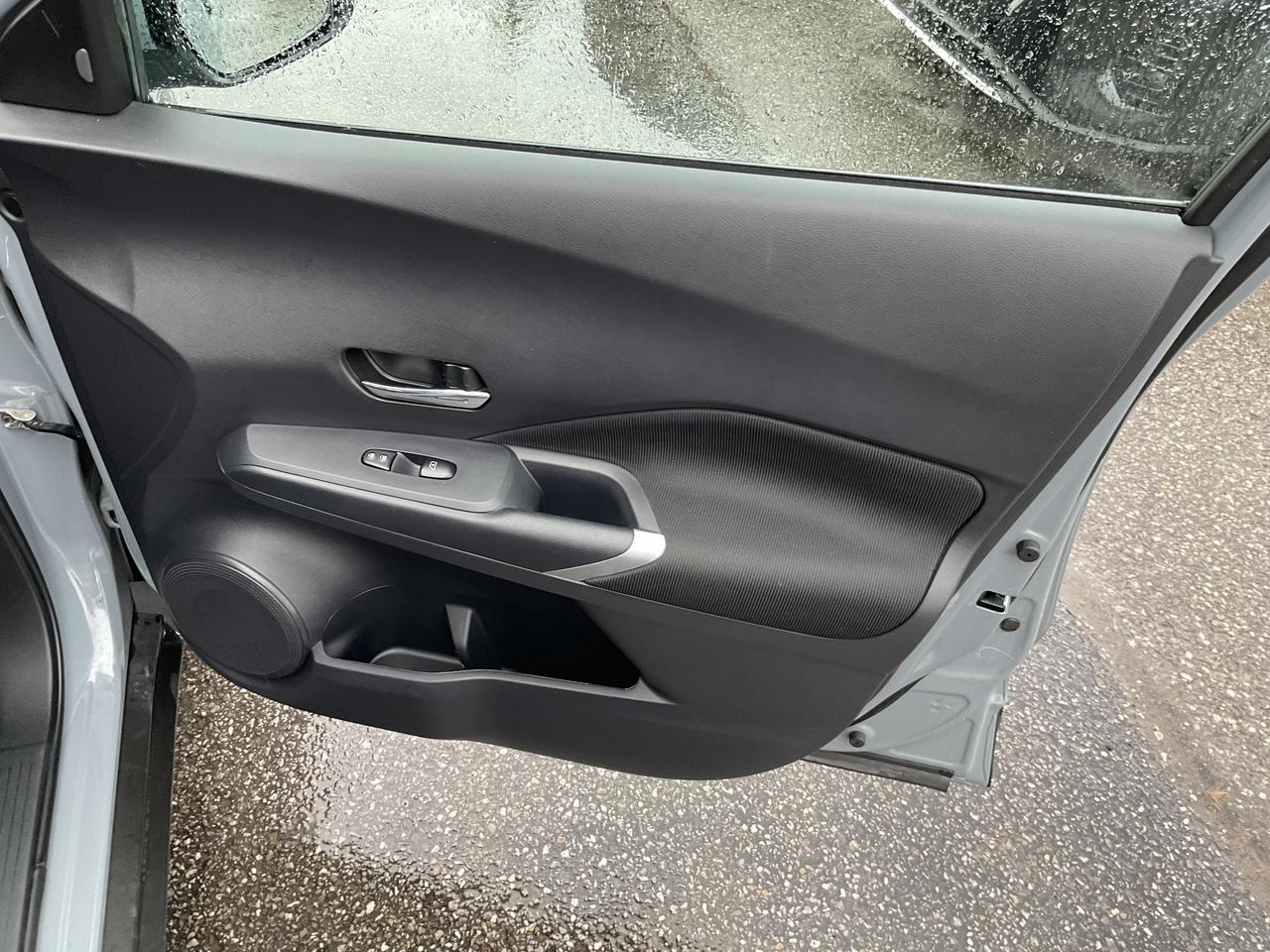 2024 Nissan Kicks SV 4dr Front-Wheel Drive Photo