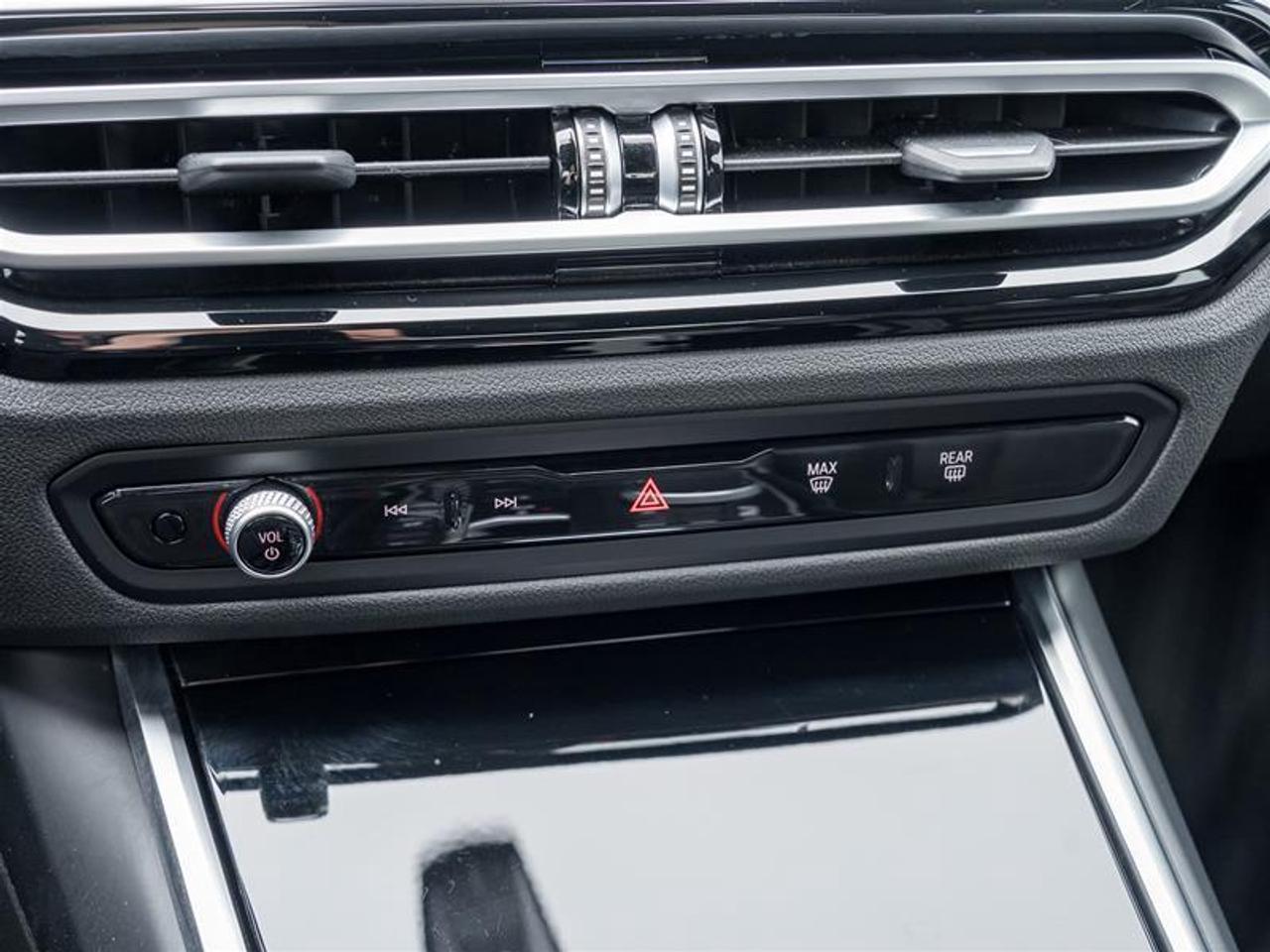 2023 BMW 330 i xDrive 4dr All-Wheel Drive Sedan Photo