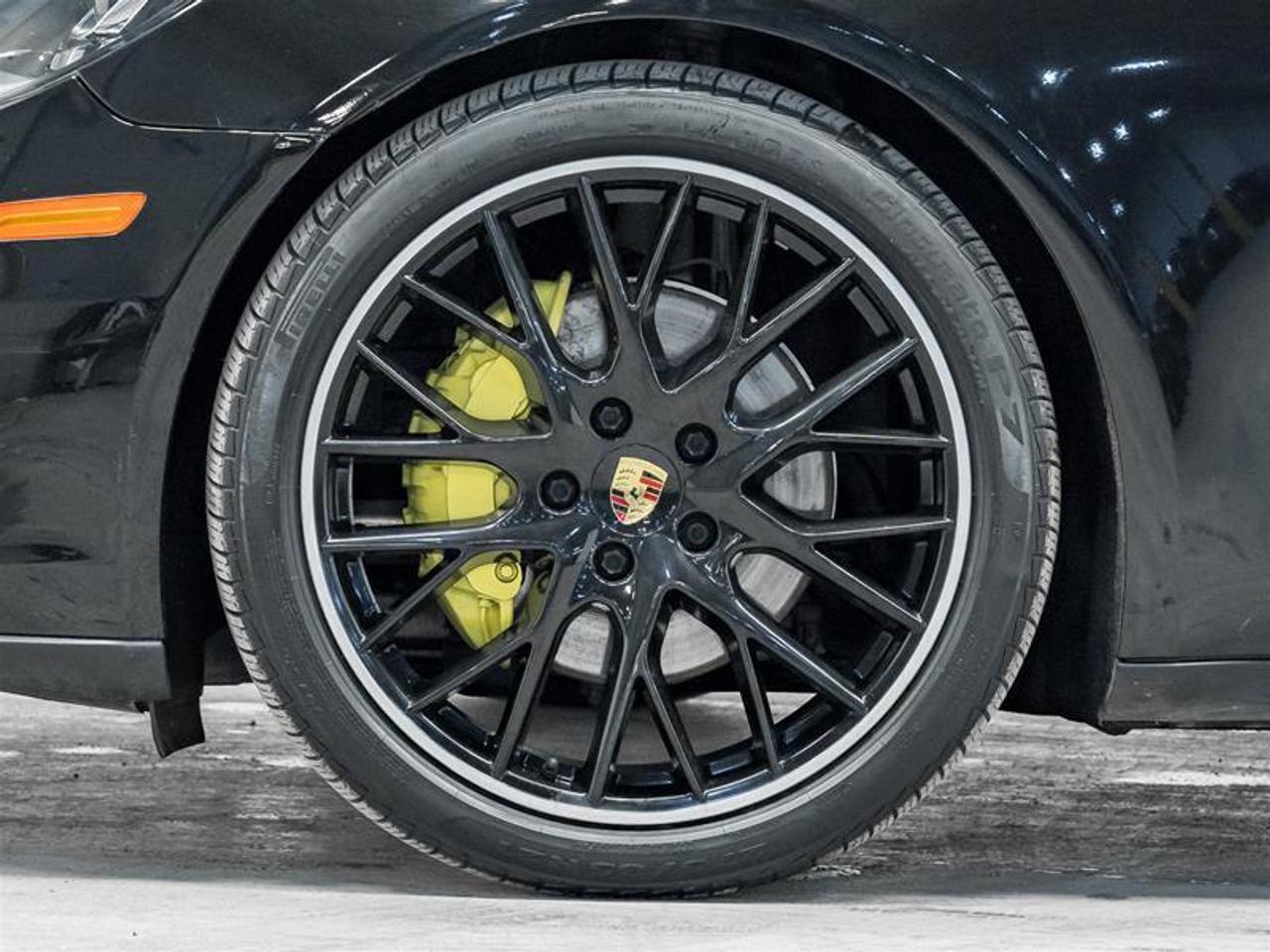 2018 Porsche Panamera 4 4dr All-Wheel Drive Hatchback Photo