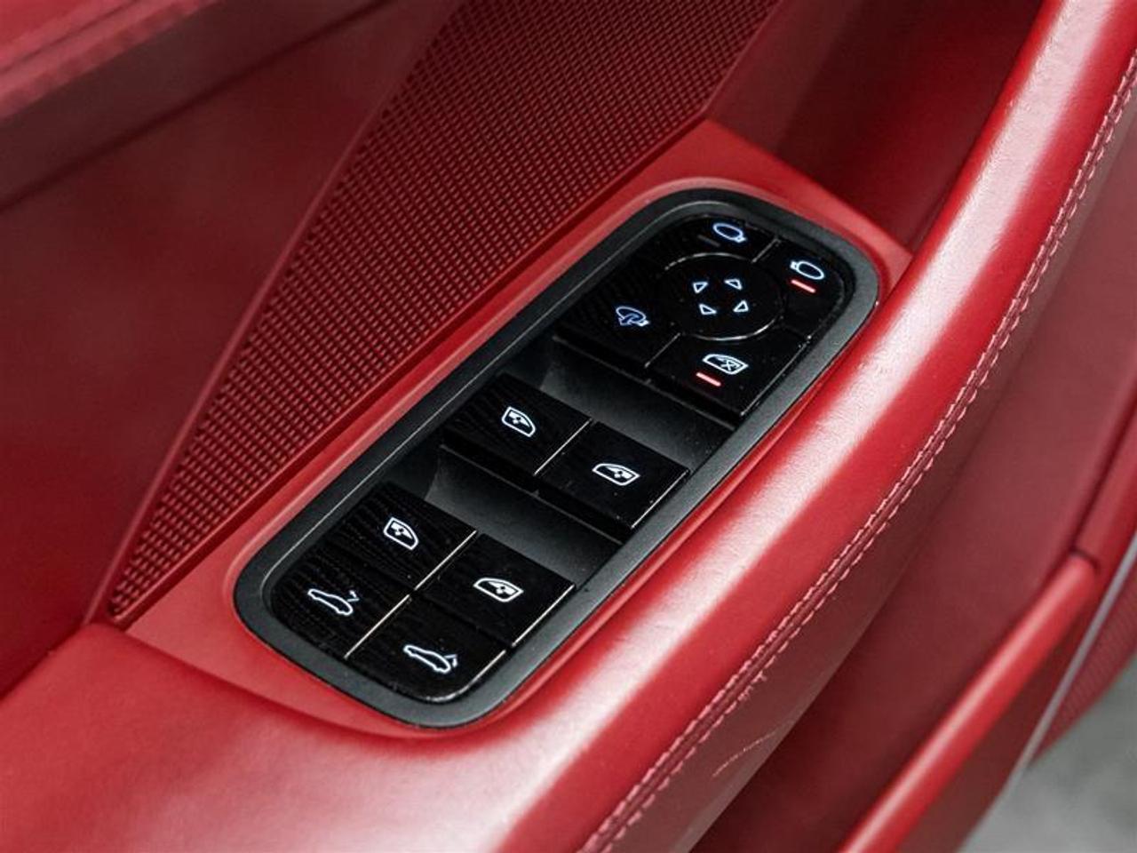 2018 Porsche Panamera 4 4dr All-Wheel Drive Hatchback Photo