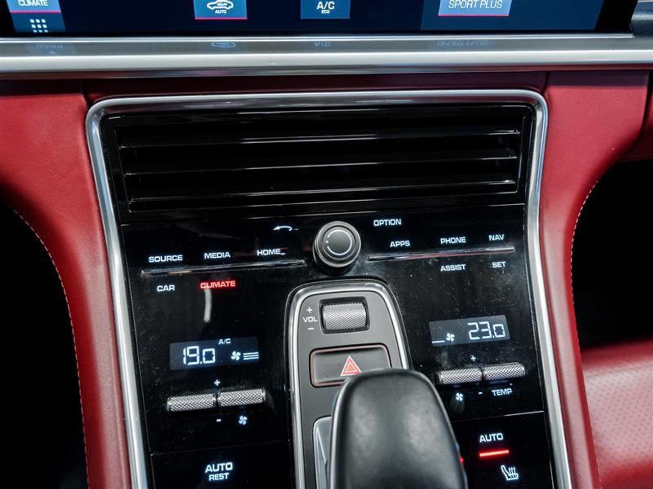 2018 Porsche Panamera 4 4dr All-Wheel Drive Hatchback Photo