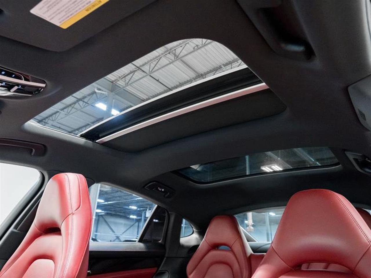2018 Porsche Panamera 4 4dr All-Wheel Drive Hatchback Photo