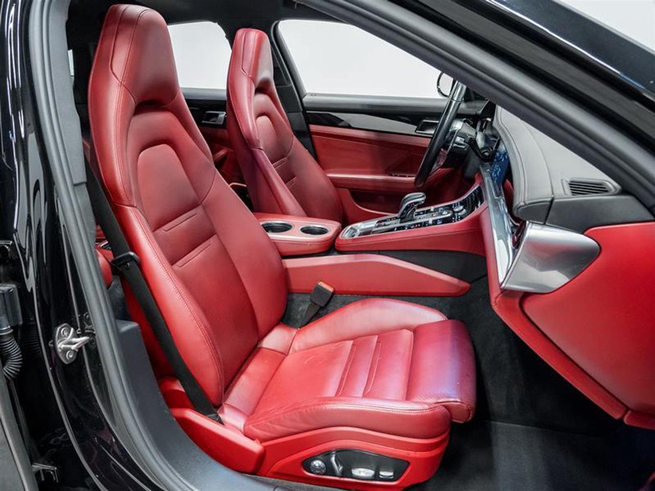 2018 Porsche Panamera 4 4dr All-Wheel Drive Hatchback Photo