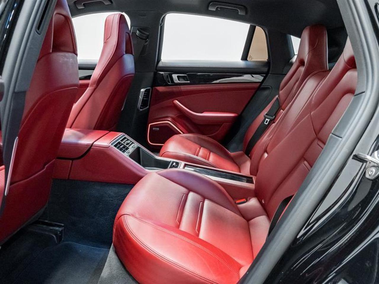 2018 Porsche Panamera 4 4dr All-Wheel Drive Hatchback Photo