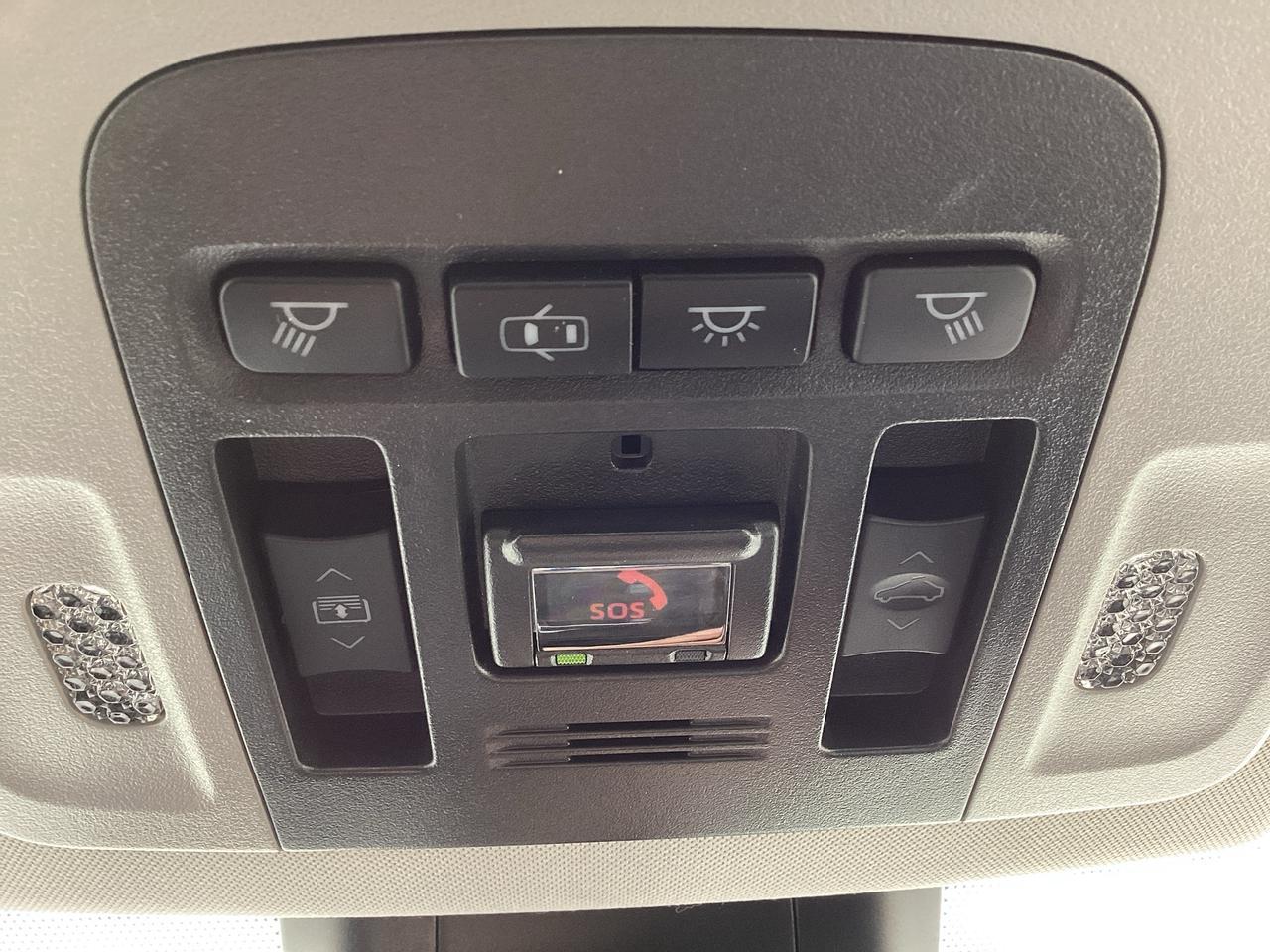 2020 Toyota Camry XLE FWD Photo
