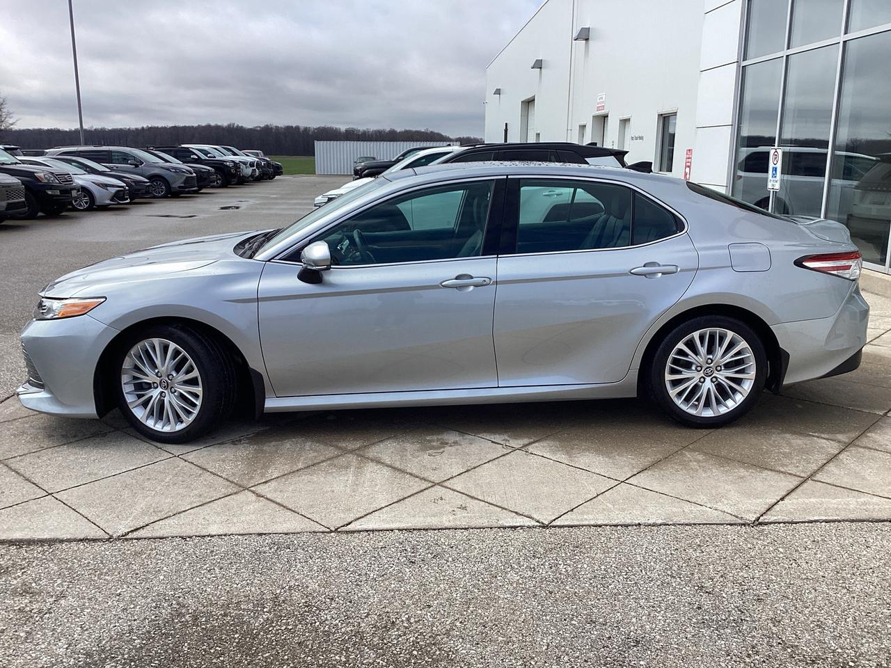 2020 Toyota Camry XLE FWD Photo