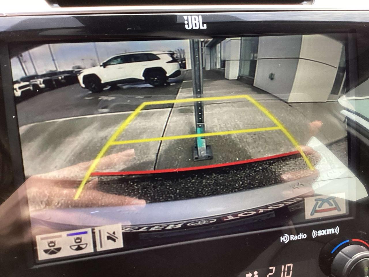 2020 Toyota Camry XLE FWD Photo
