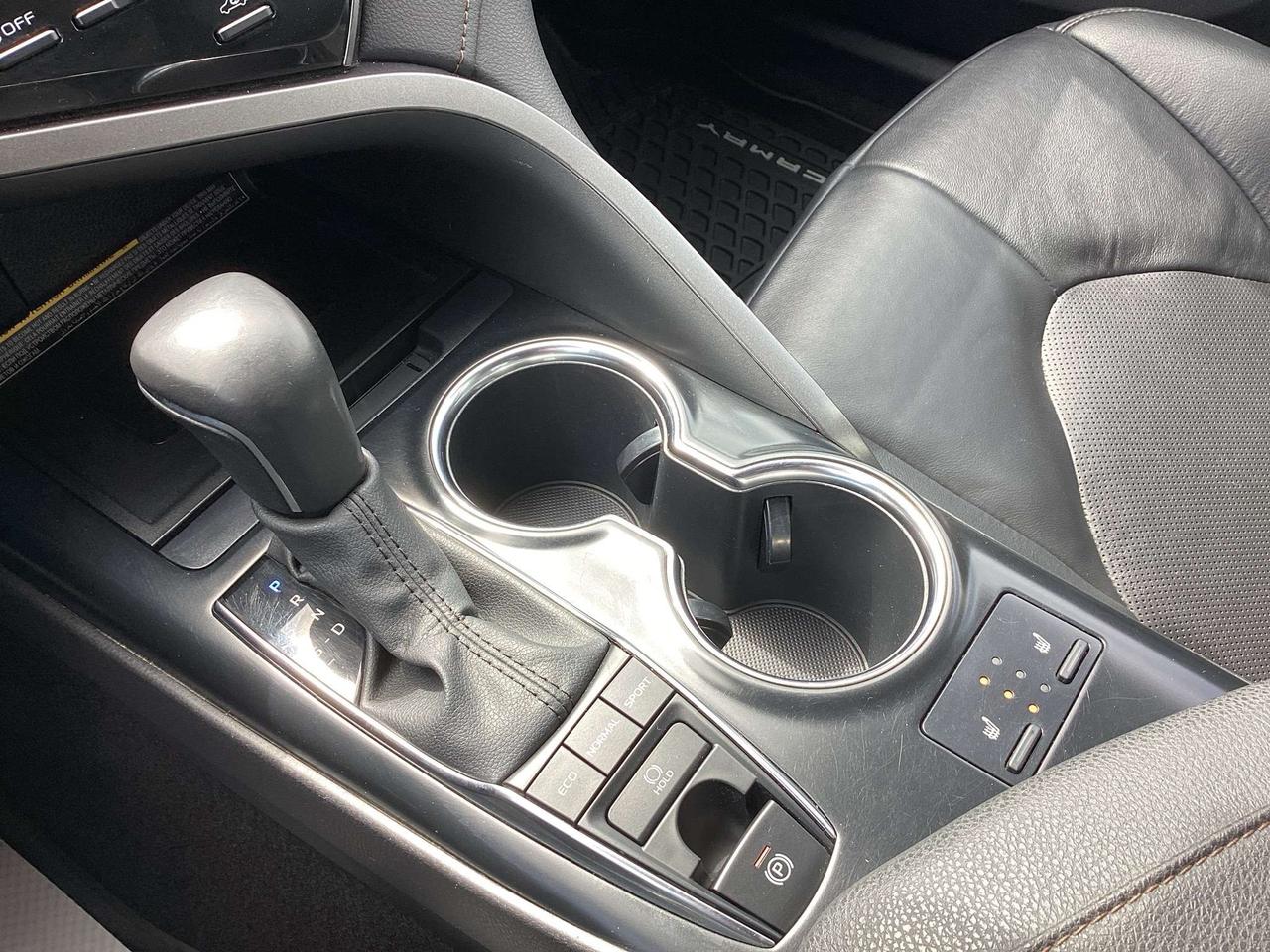 2020 Toyota Camry XLE FWD Photo