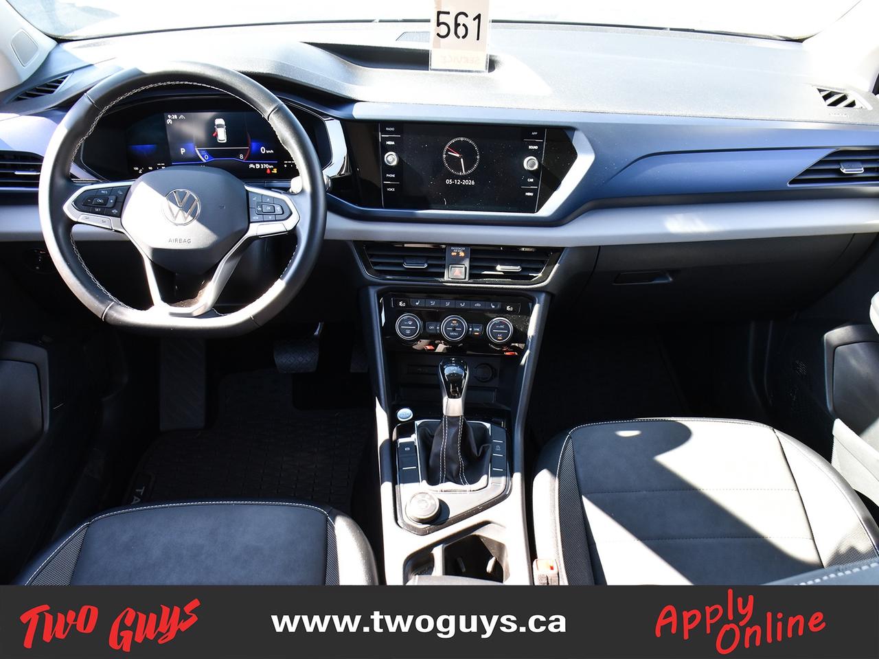 2022 Volkswagen Taos Comfortline AWD   Panoroof   Leather Photo
