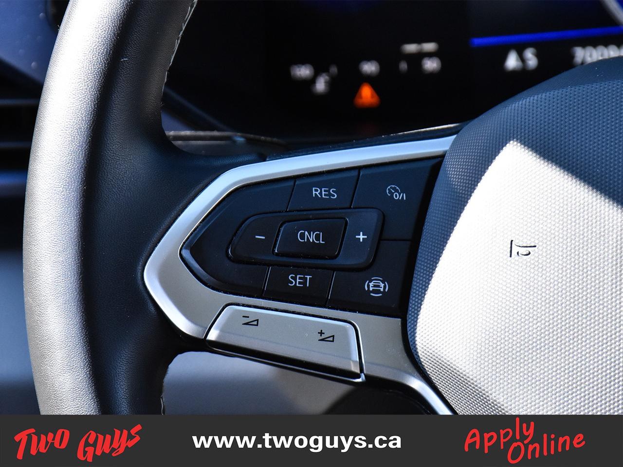2022 Volkswagen Taos Comfortline AWD   Panoroof   Leather Photo
