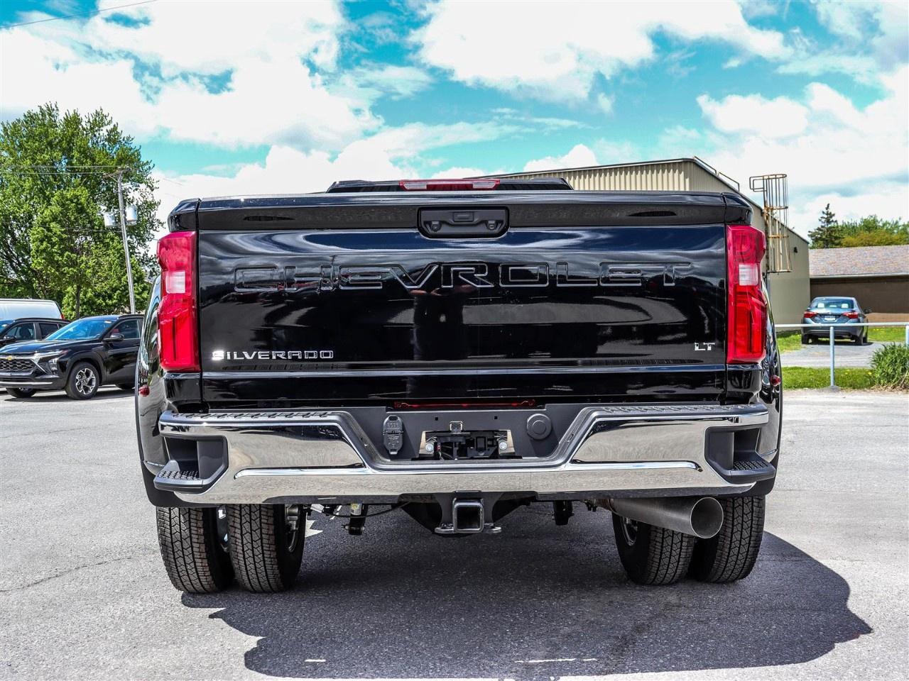 2026 Chevrolet Silverado 3500HD 4WD Crew Cab Long Box LT Photo