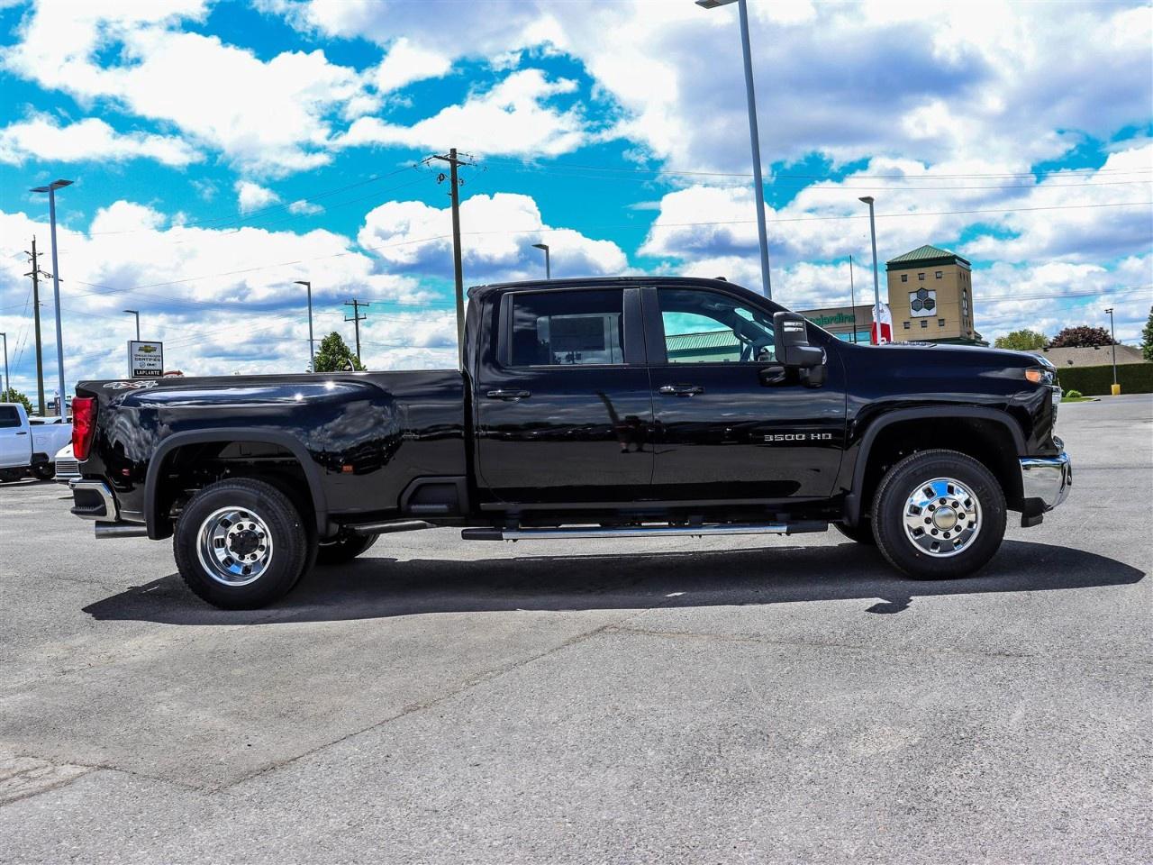 2026 Chevrolet Silverado 3500HD 4WD Crew Cab Long Box LT Photo