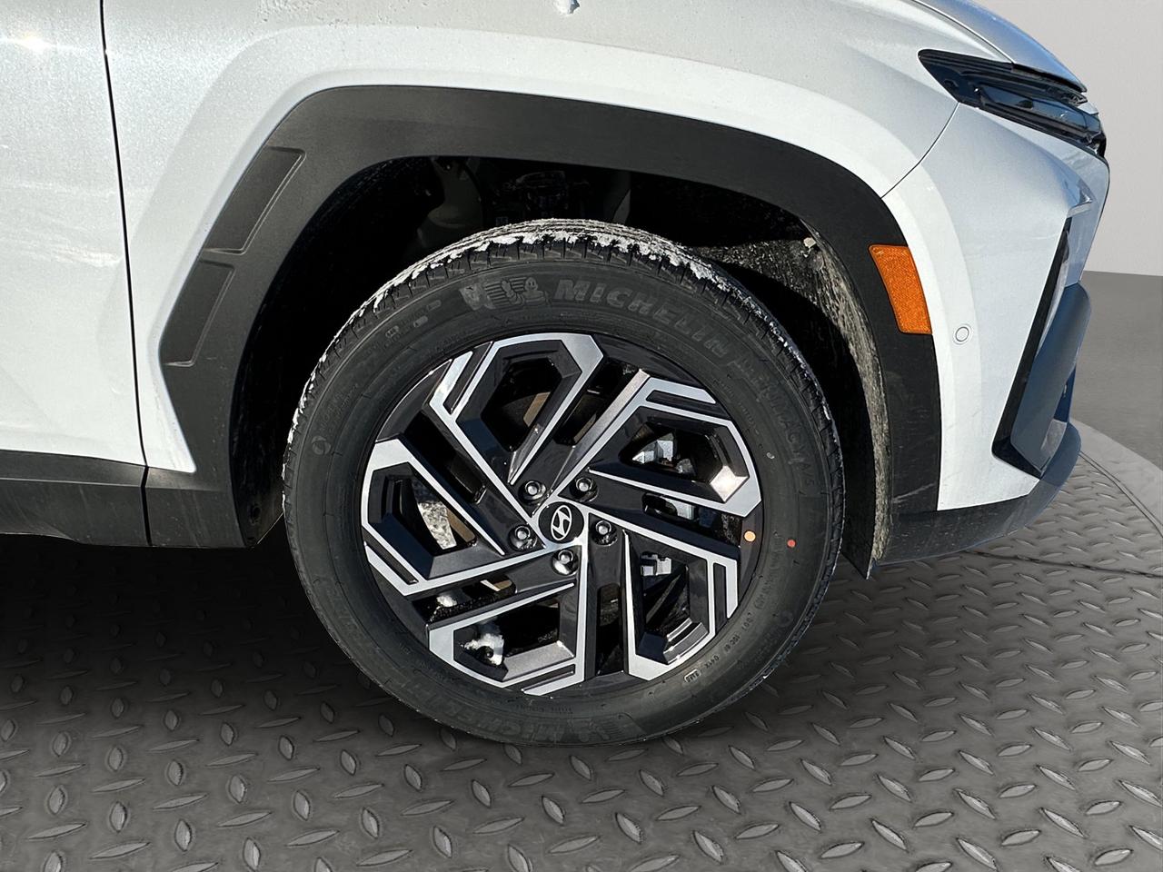 2026 Hyundai Tucson Hybrid Night Edition Photo