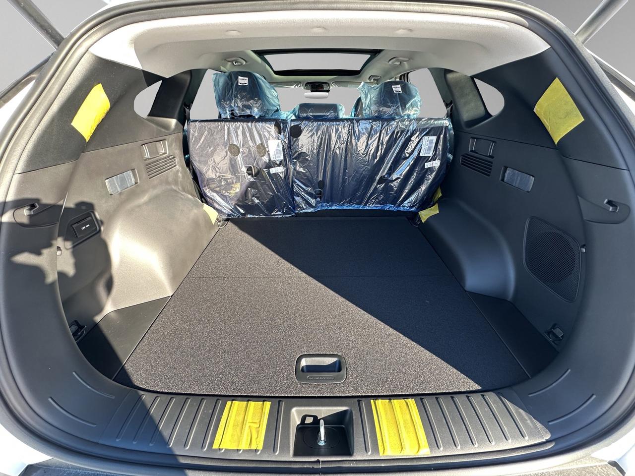 2026 Hyundai Tucson Hybrid Night Edition Photo