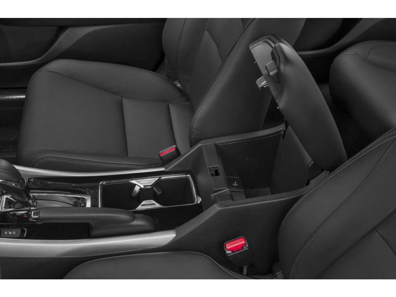 2017 Honda Accord Touring (CVT) 4dr Sedan Photo