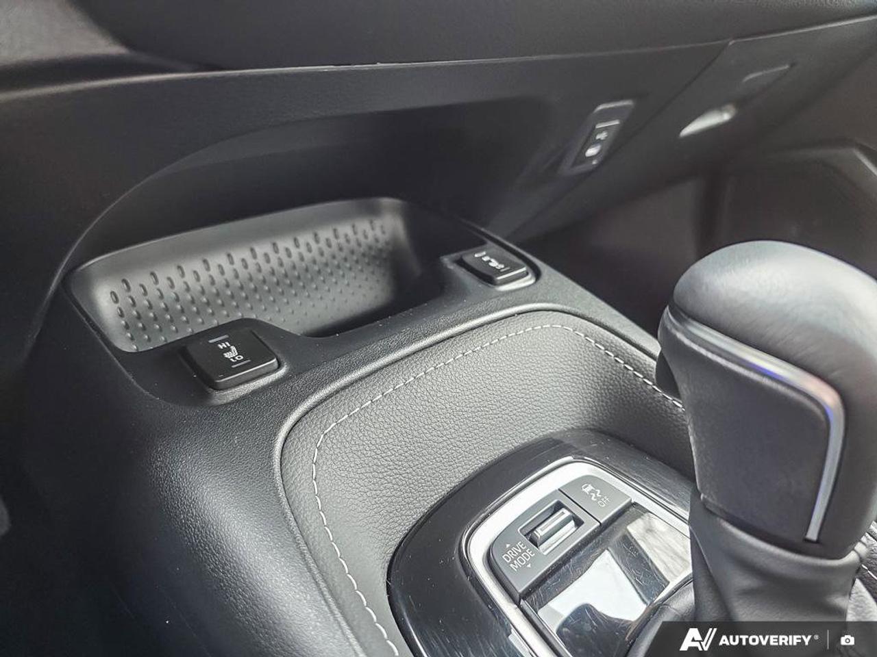 2025 Toyota Corolla Hatchback SE | Wireless Apple Car Play | Android Auto | Heated Seats | Photo