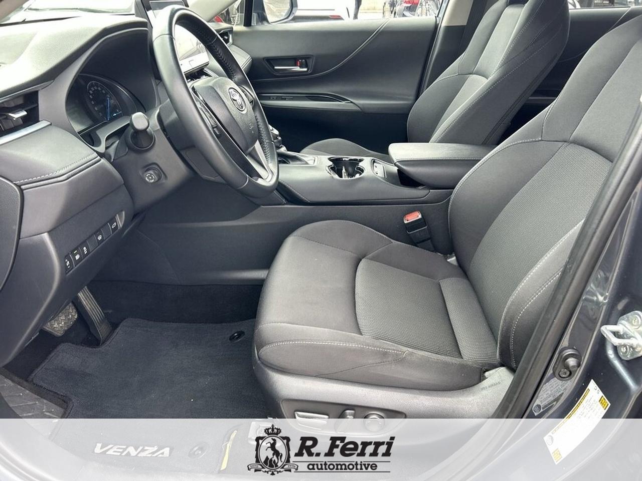 2024 Toyota Venza LE 4dr All-wheel Drive Photo