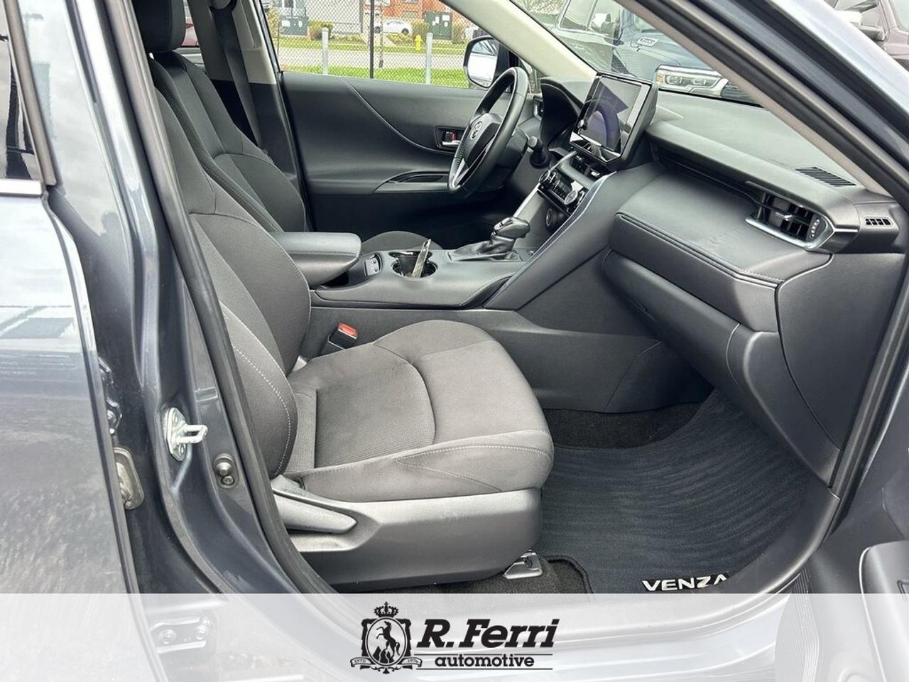 2024 Toyota Venza LE 4dr All-wheel Drive Photo