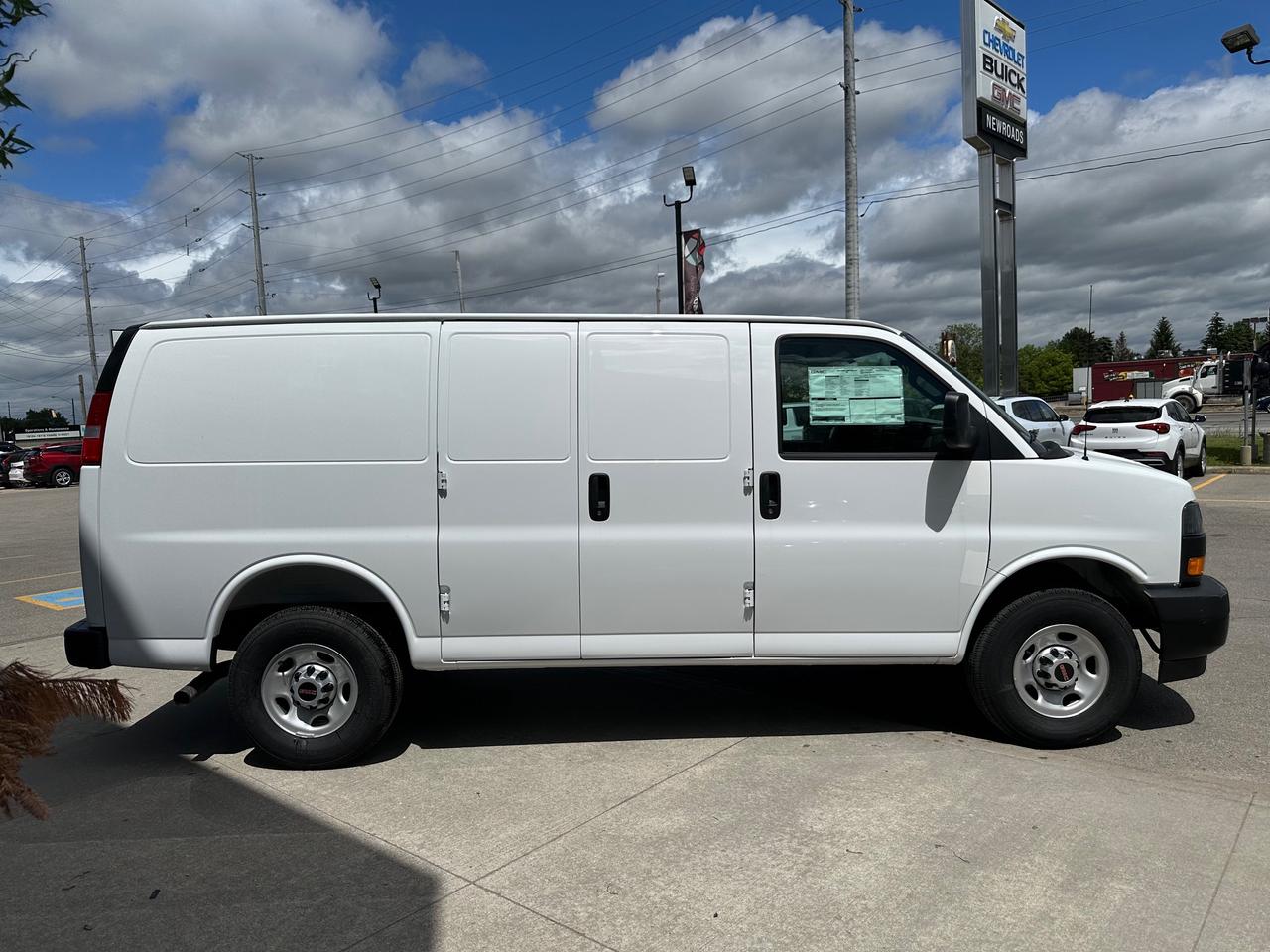 2026 GMC Savana 2500 Work Van Rear-Wheel Drive Cargo Van Photo3