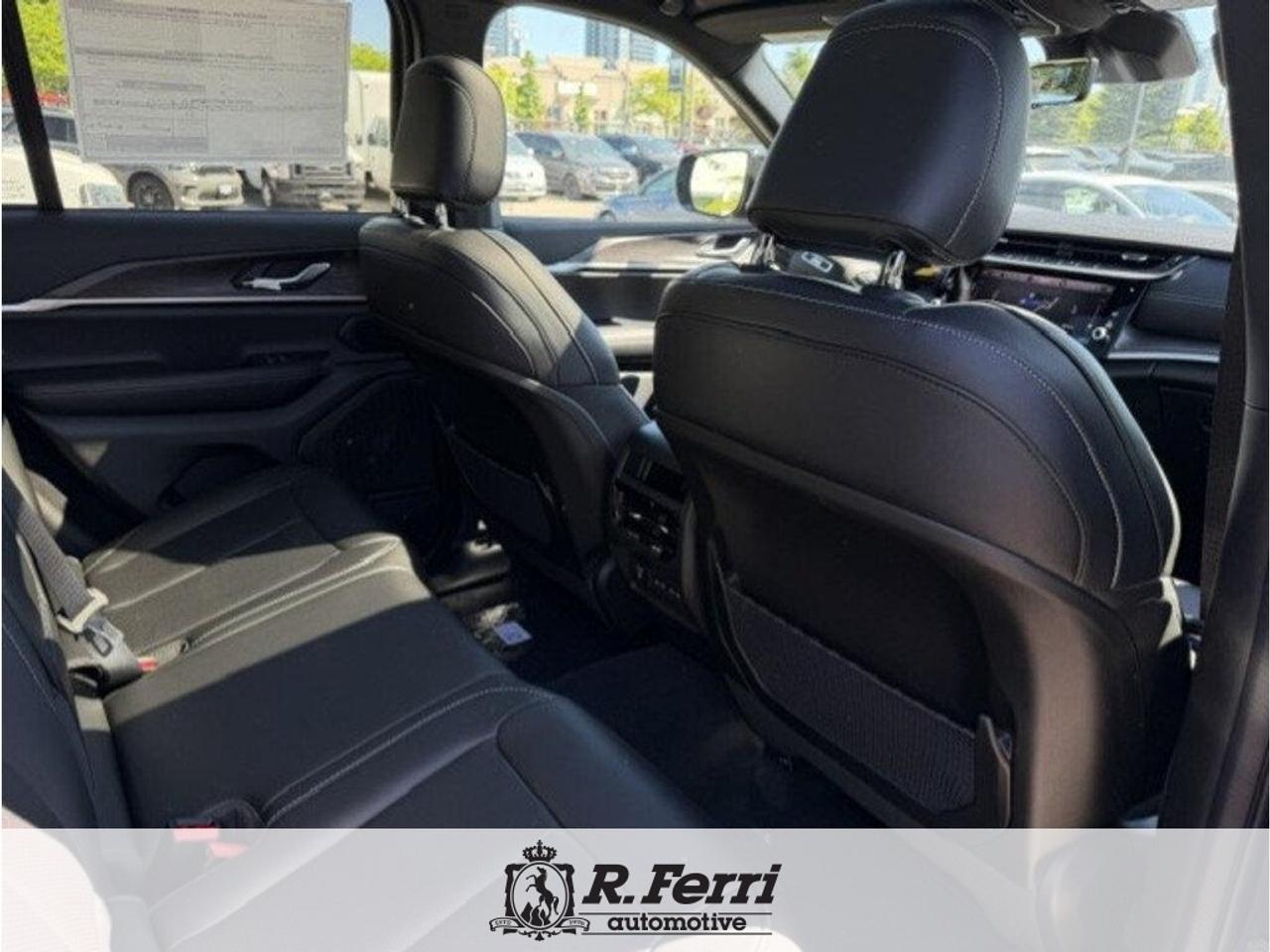 2026 Jeep Grand Cherokee Base 4dr 4x4 Photo