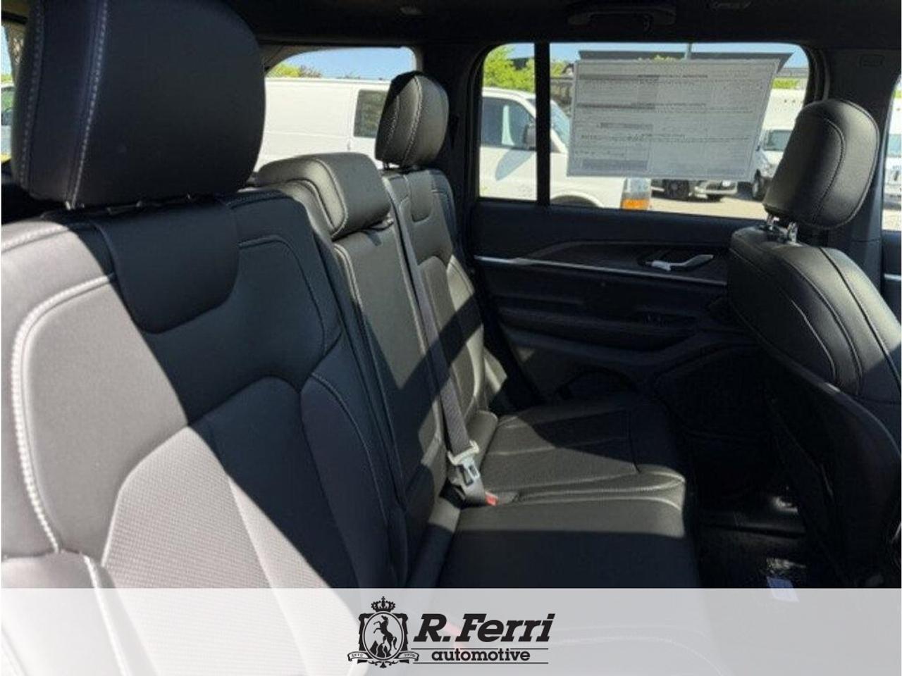 2026 Jeep Grand Cherokee Base 4dr 4x4 Photo