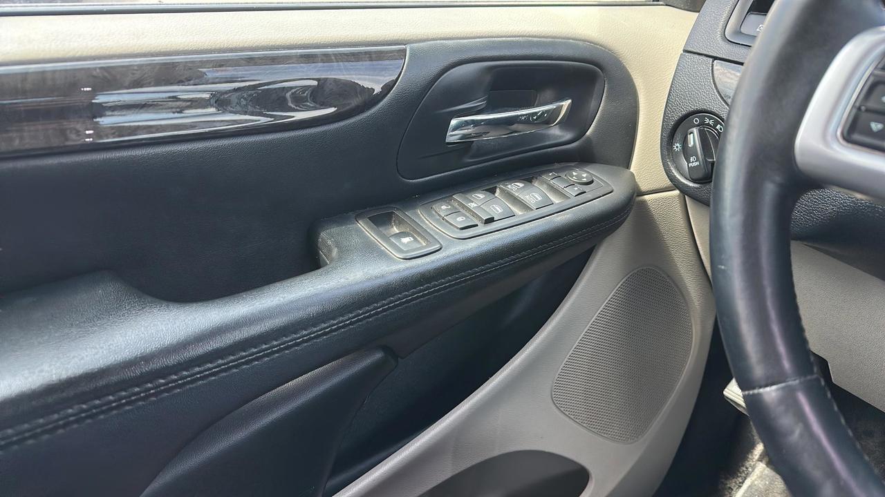 2016 Dodge Grand Caravan 4dr Wgn Crew Plus Photo