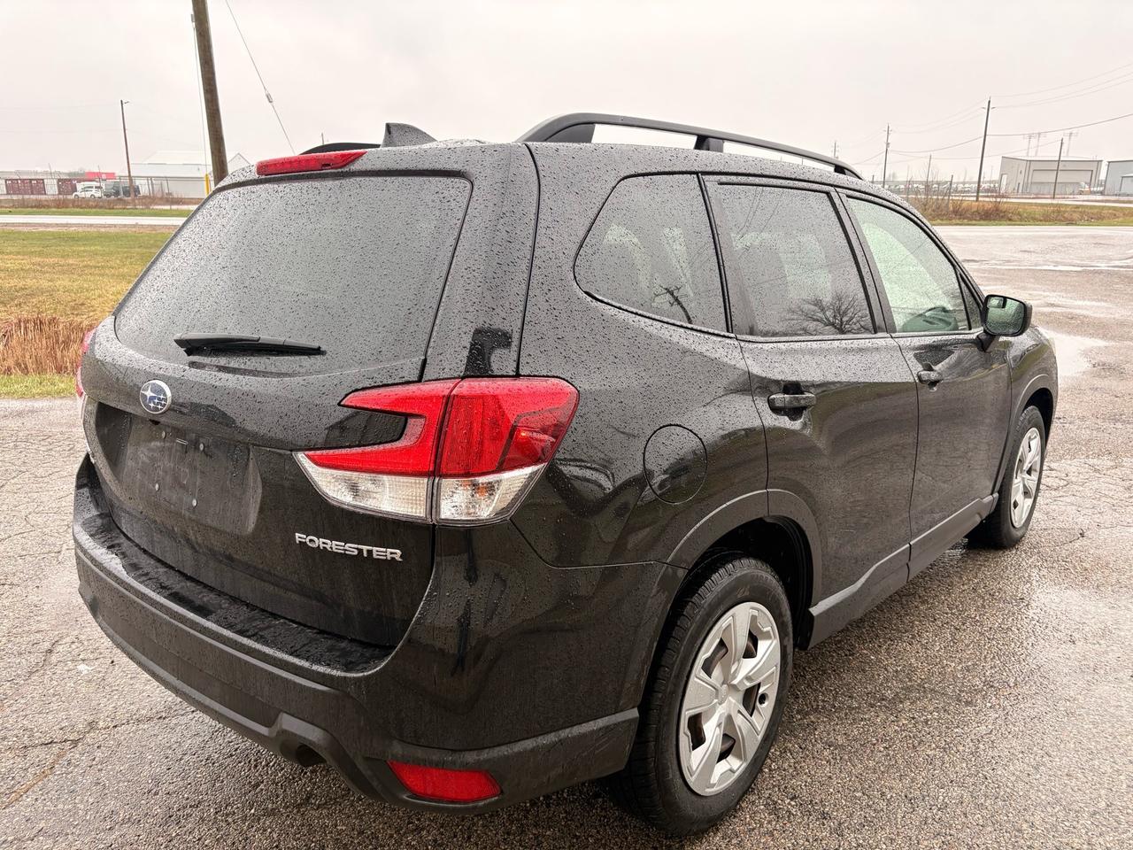 2021 Subaru Forester 2.5i Photo3