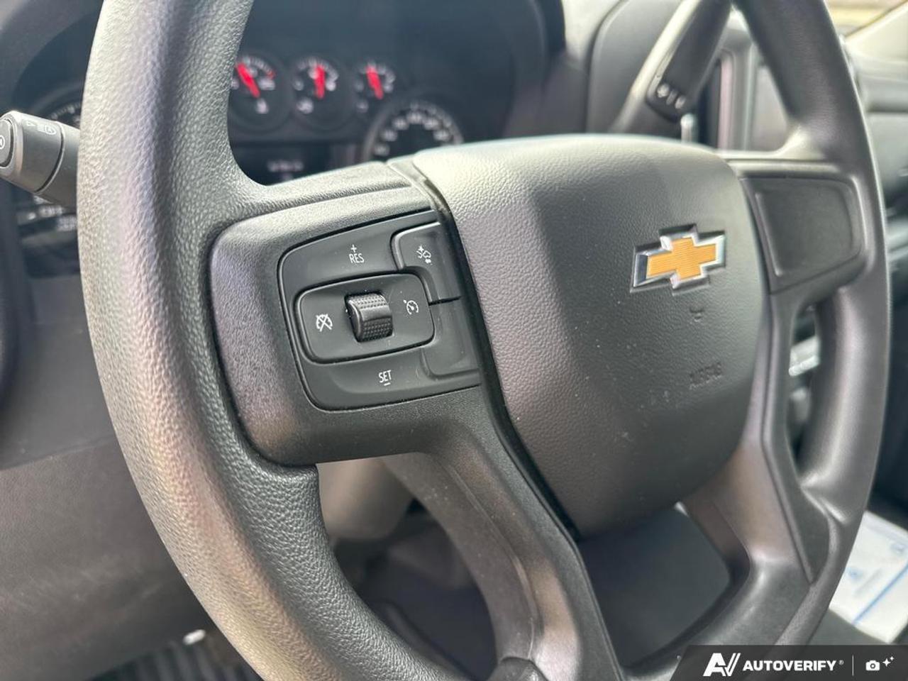 2024 Chevrolet Silverado 1500 Custom   NO CLAIMS   2.7L 4 CYL   APPLE CARPLAY Photo