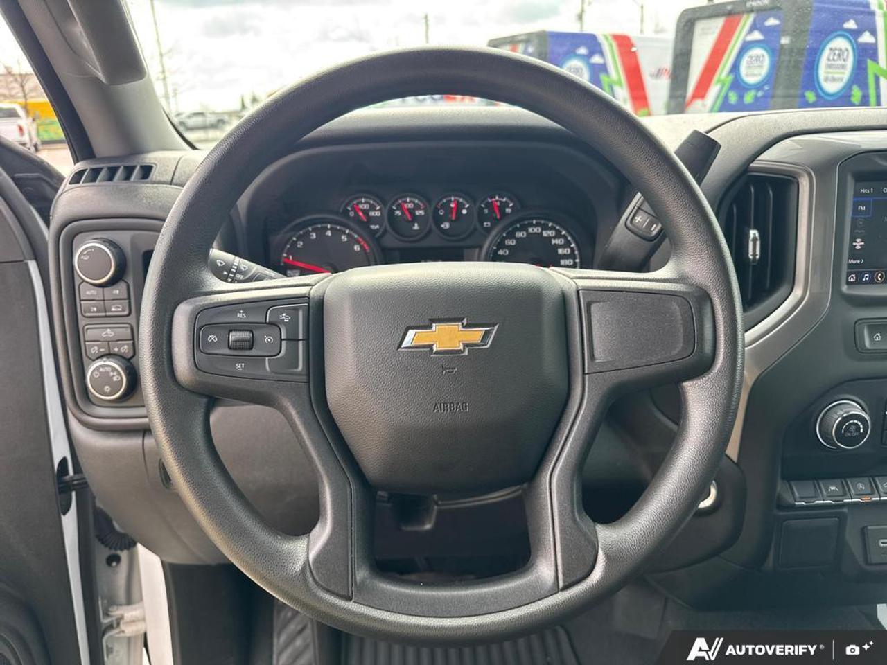 2024 Chevrolet Silverado 1500 Custom   NO CLAIMS   2.7L 4 CYL   APPLE CARPLAY Photo