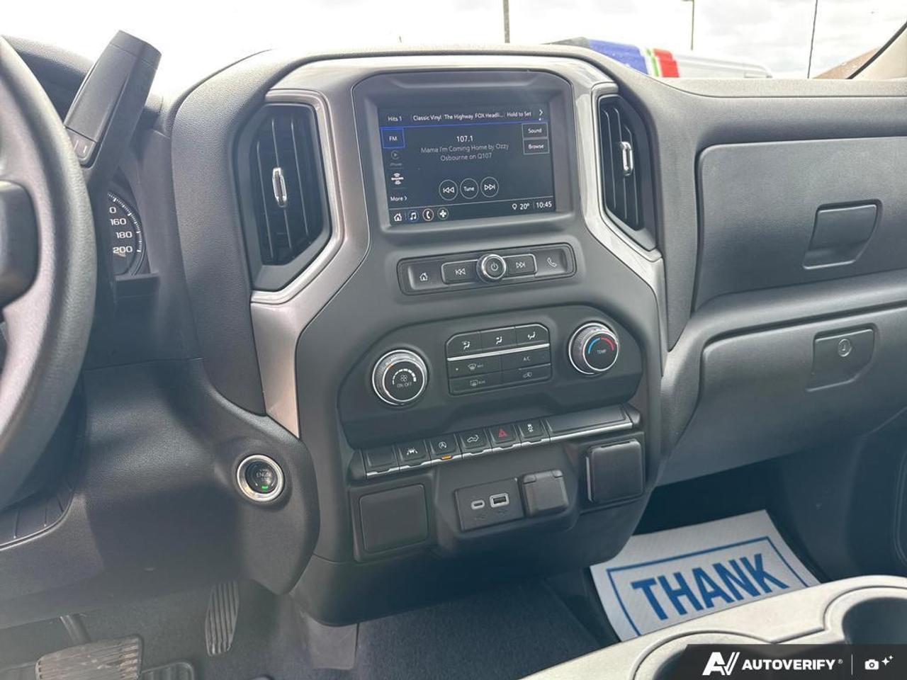 2024 Chevrolet Silverado 1500 Custom   NO CLAIMS   2.7L 4 CYL   APPLE CARPLAY Photo