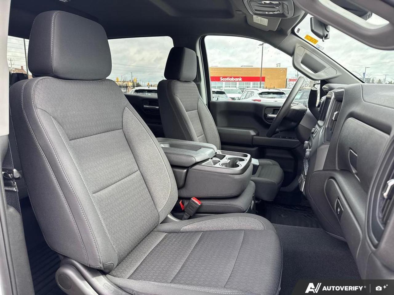 2024 Chevrolet Silverado 1500 Custom   NO CLAIMS   2.7L 4 CYL   APPLE CARPLAY Photo