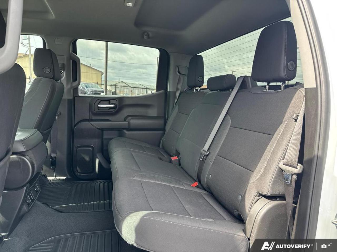 2024 Chevrolet Silverado 1500 Custom   NO CLAIMS   2.7L 4 CYL   APPLE CARPLAY Photo