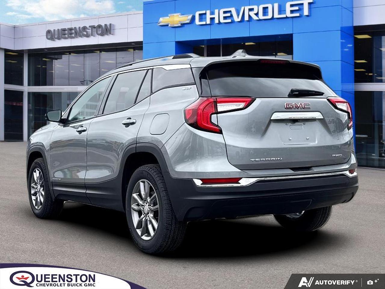 2024 GMC Terrain SLT AWD   NO CLAIMS   LEATHER   HTD WHEEL Photo3