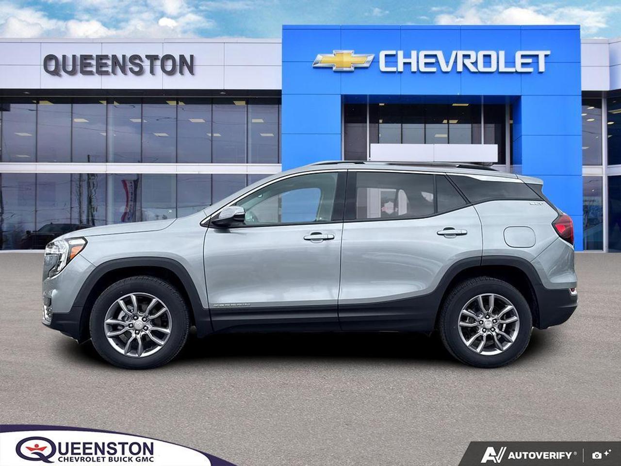 2024 GMC Terrain SLT AWD   NO CLAIMS   LEATHER   HTD WHEEL Photo