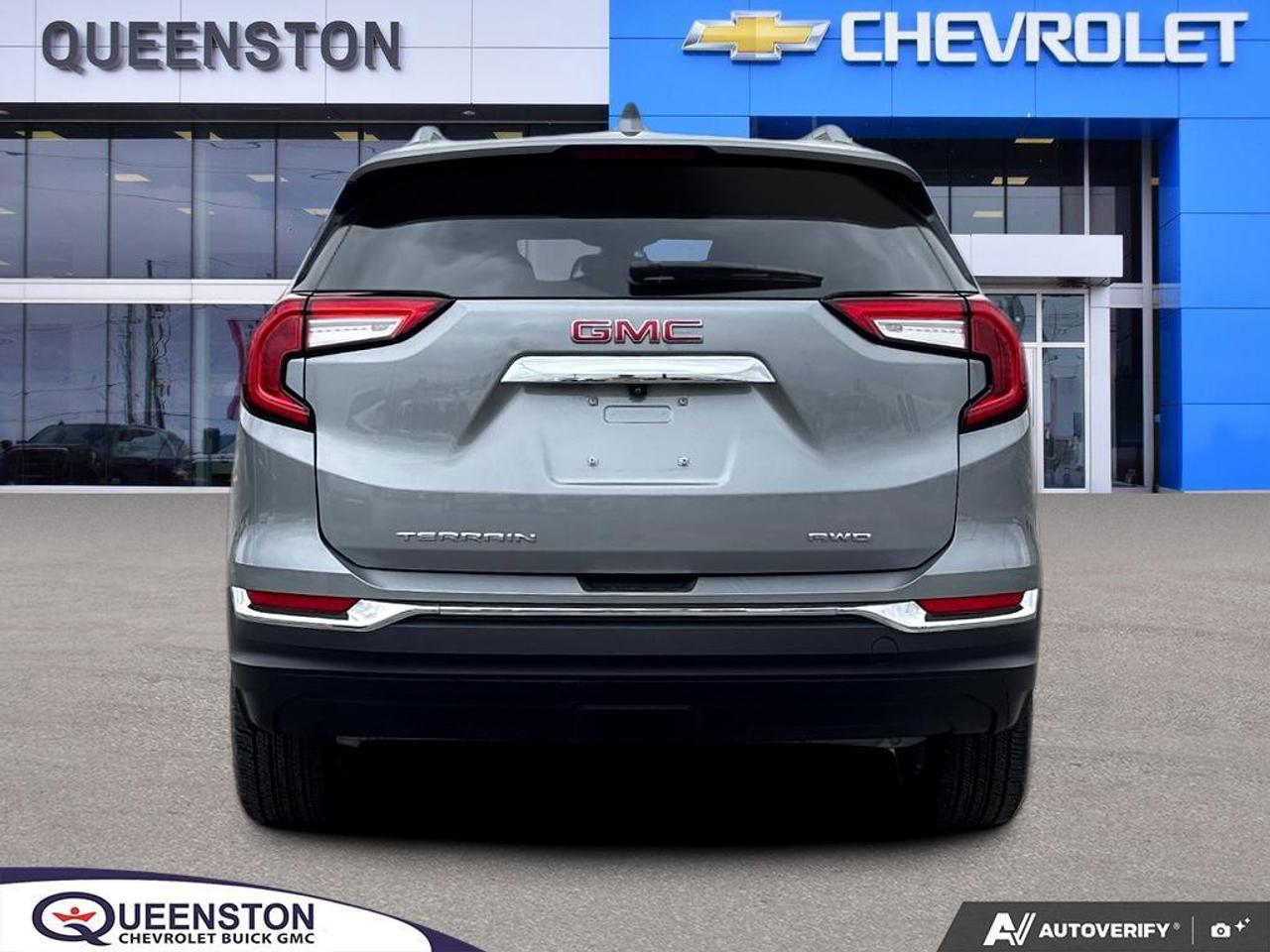 2024 GMC Terrain SLT AWD   NO CLAIMS   LEATHER   HTD WHEEL Photo4