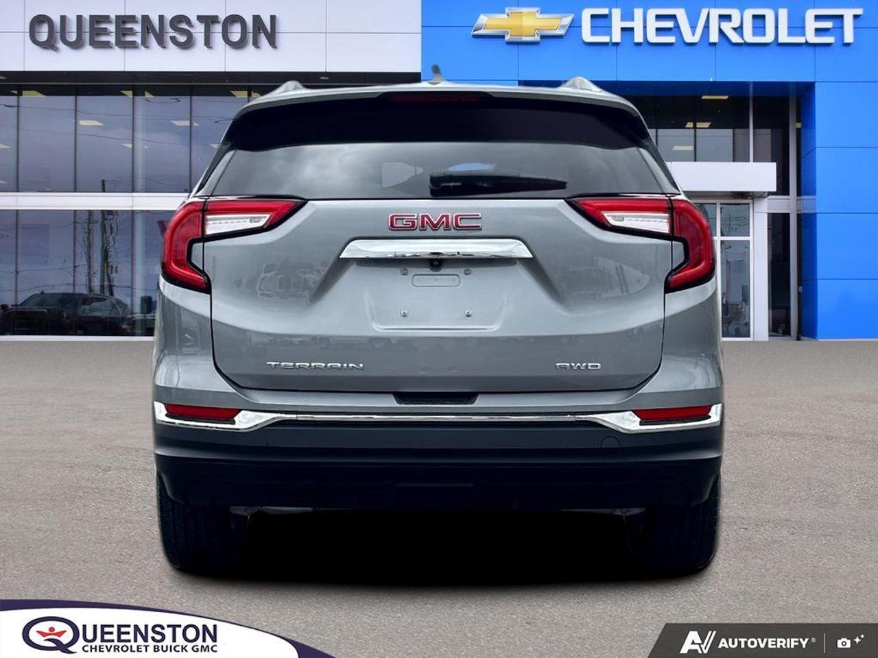 2024 GMC Terrain SLT AWD   NO CLAIMS   LEATHER   HTD WHEEL Photo