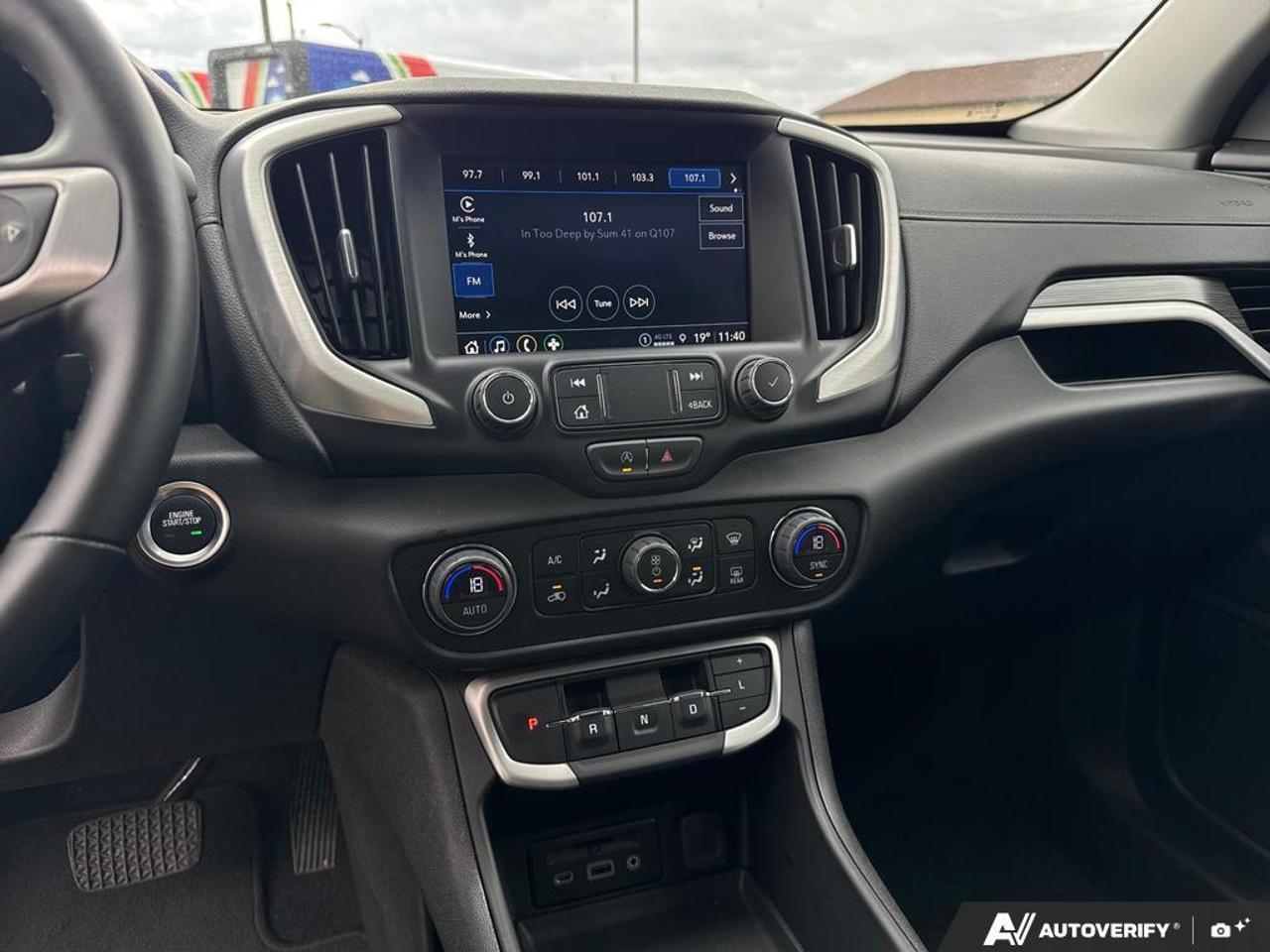 2024 GMC Terrain SLT AWD   NO CLAIMS   LEATHER   HTD WHEEL Photo