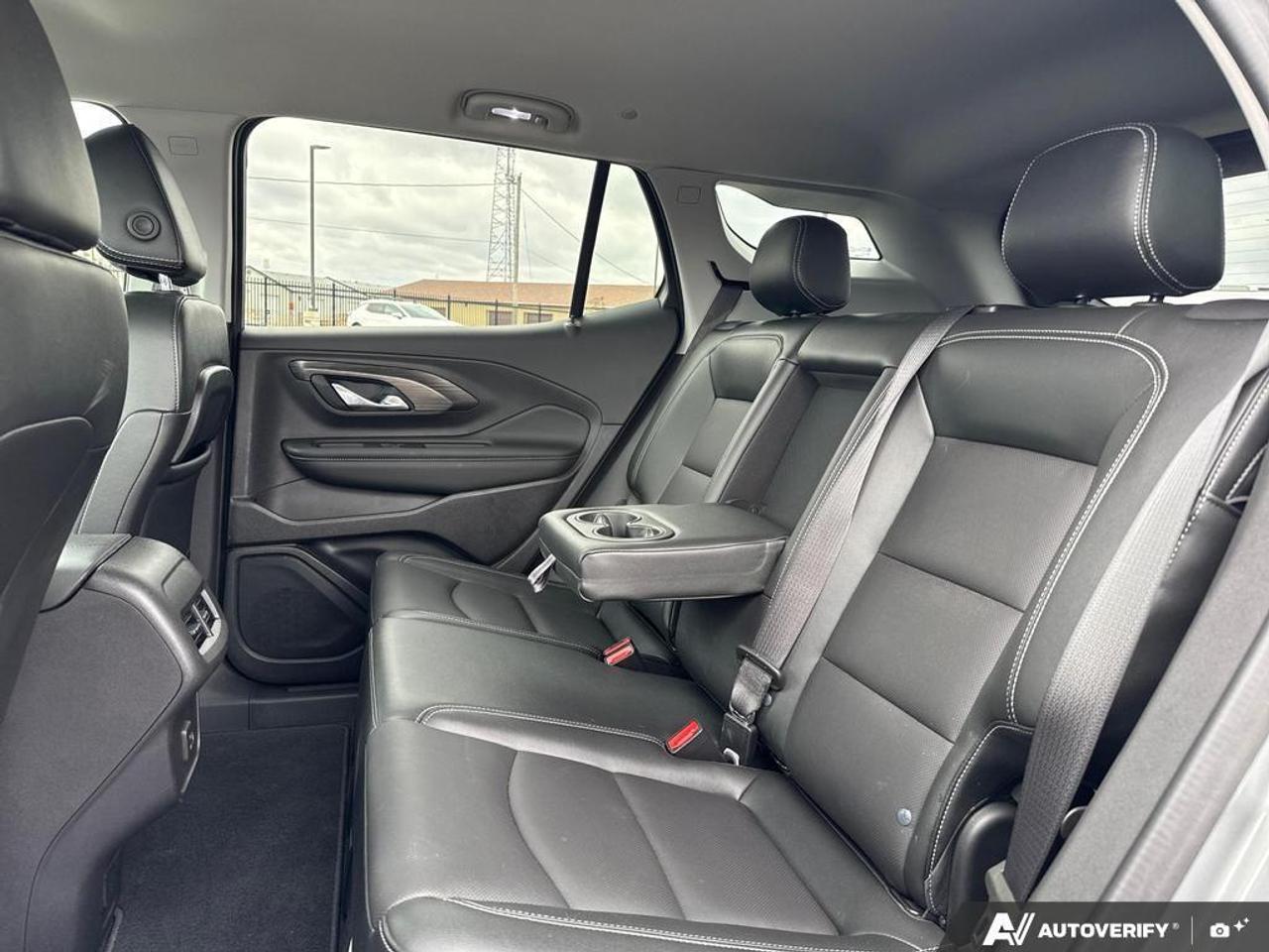 2024 GMC Terrain SLT AWD   NO CLAIMS   LEATHER   HTD WHEEL Photo