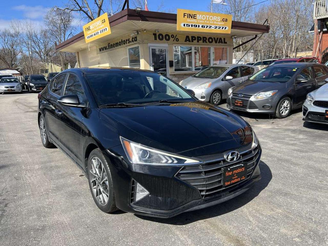 2020 Hyundai Elantra Luxury IVT Photo