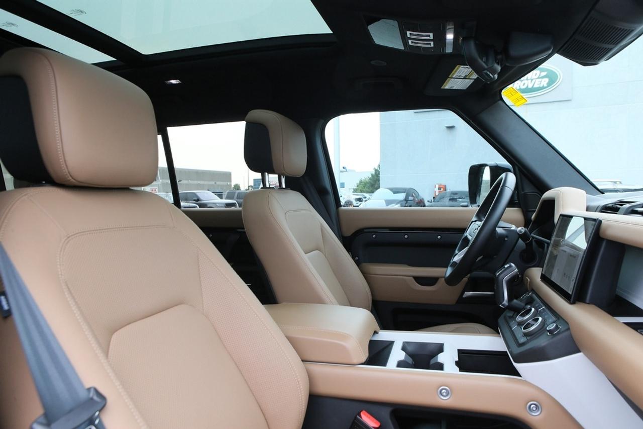 2025 Land Rover Defender X-DYNAMIC SE -DYNAMIC SE Photo