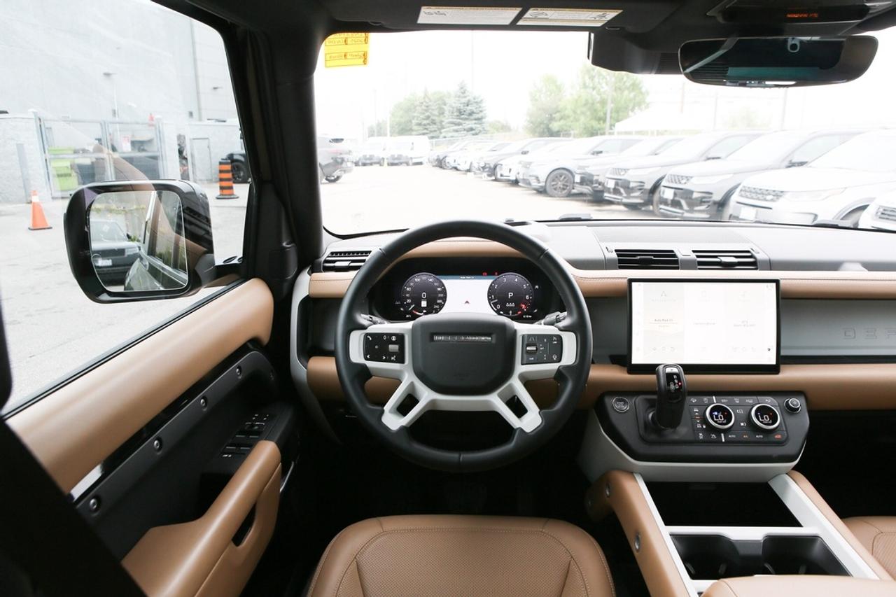 2025 Land Rover Defender X-DYNAMIC SE -DYNAMIC SE Photo