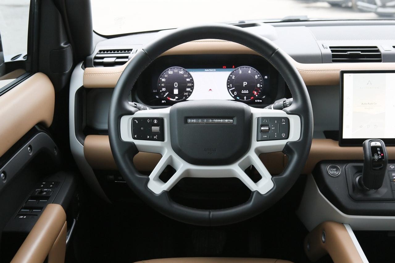 2025 Land Rover Defender X-DYNAMIC SE -DYNAMIC SE Photo